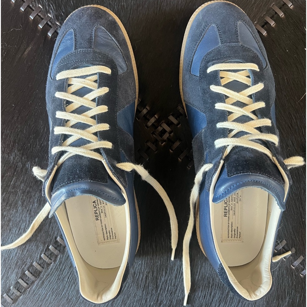Maison Margiela Men’s Replica low top sneakers in blue.